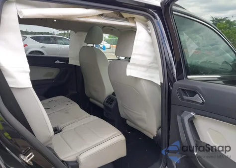 2018 Volkswagen Tiguan 2.0T Sel Premium z USA, uszkodzony, nr VIN 3VV4B7AX1JM221039